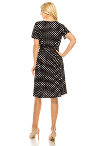 Haute Edition Women's Crewneck Button Down Dress With Front Pockets DAILYHAUTE